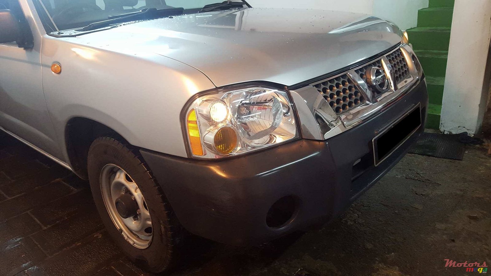 2009' Nissan Navara Double Cab Pick Up (Japan) photo #3