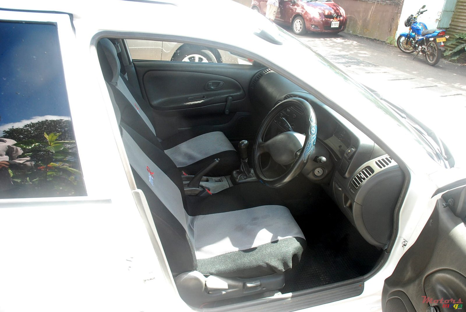 1998' Mitsubishi Lancer photo #3