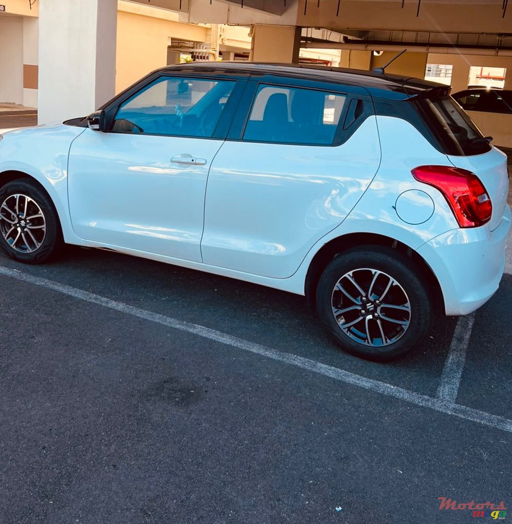 2022' Suzuki Swift photo #4