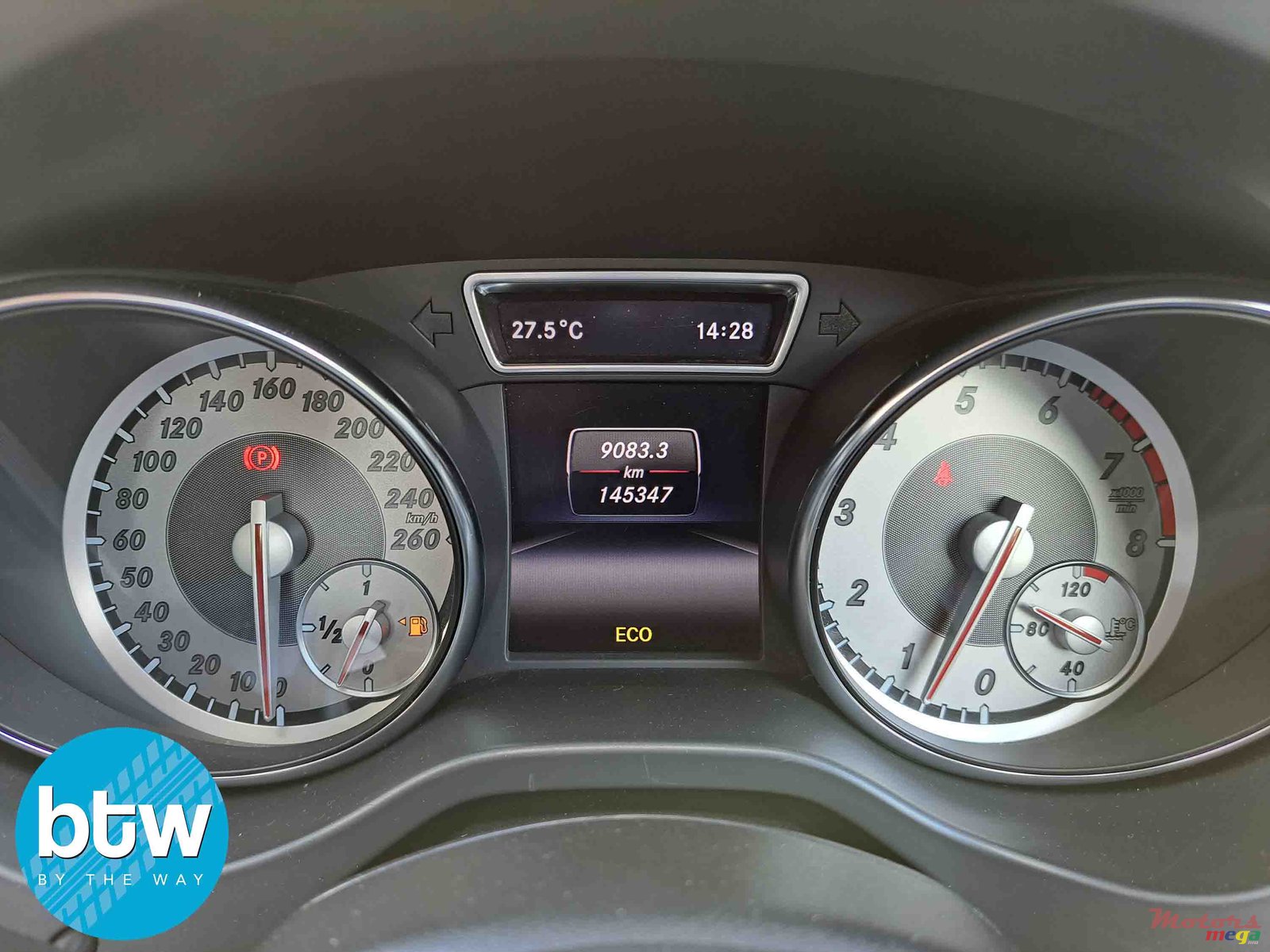 2014' Mercedes-Benz CLA 180 photo #7