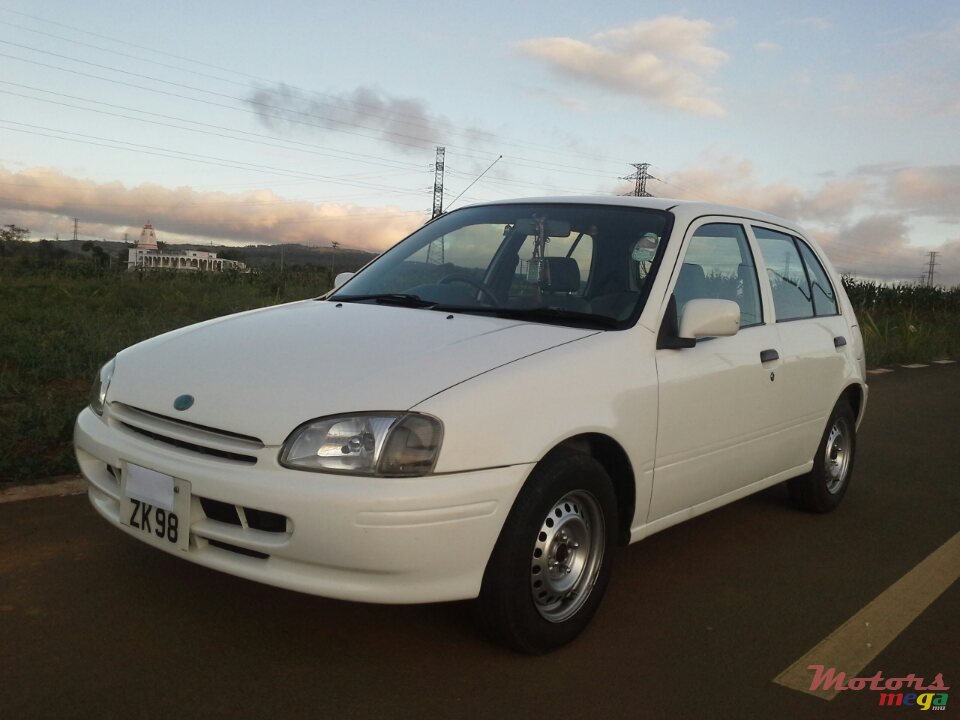 1998' Toyota Starlet photo #1