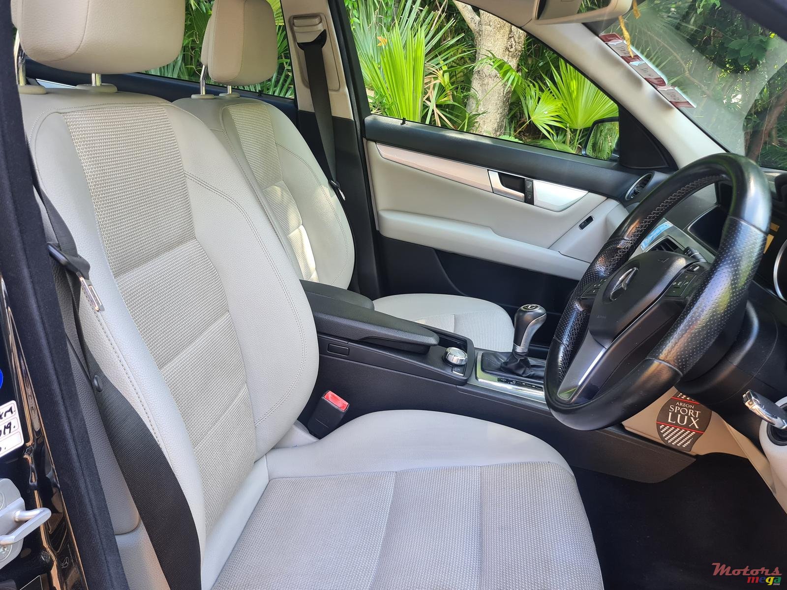 2012' Mercedes-Benz C-Class C180 automatic photo #7