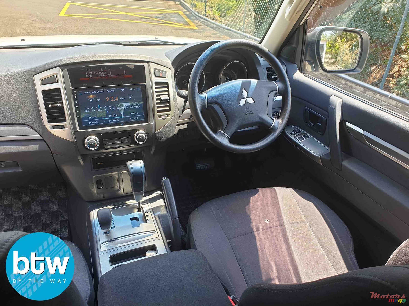 2015' Mitsubishi Pajero Short Base AWD V6 photo #5