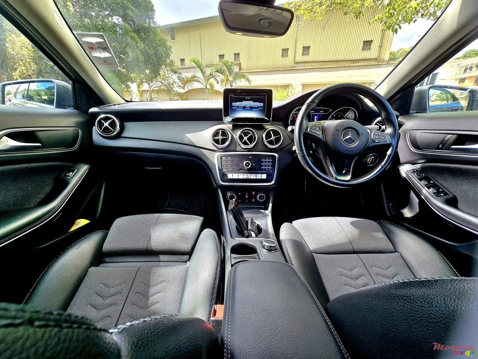 2020' Mercedes-Benz GLA 180 photo #7