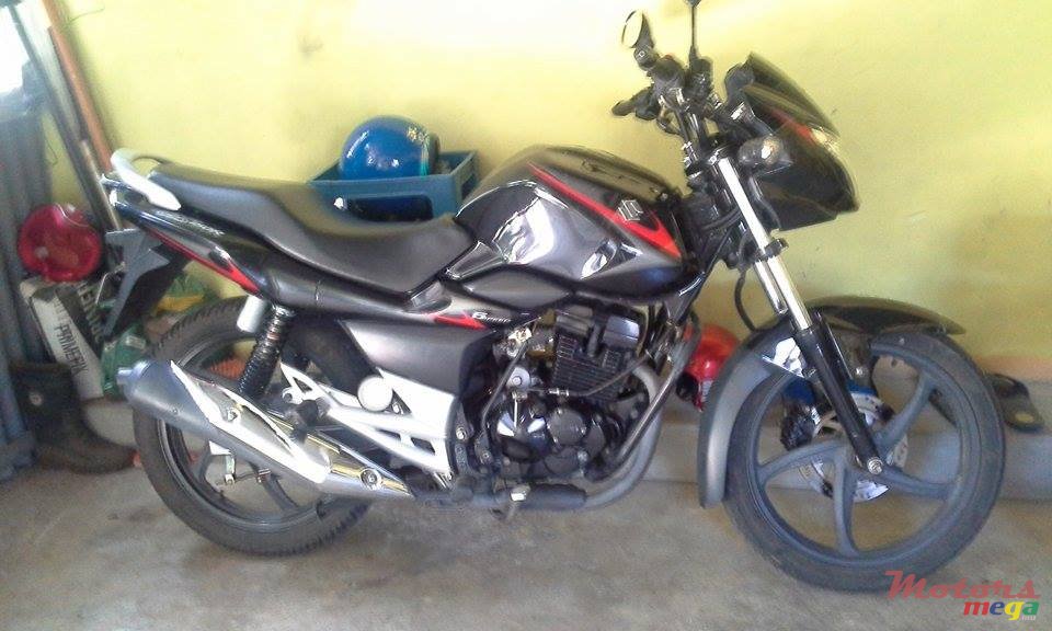 2013' Suzuki GS 150R photo #1