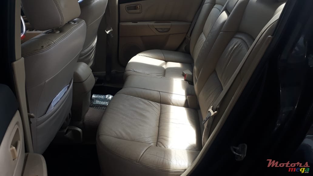 2005' Mazda Axela photo #3