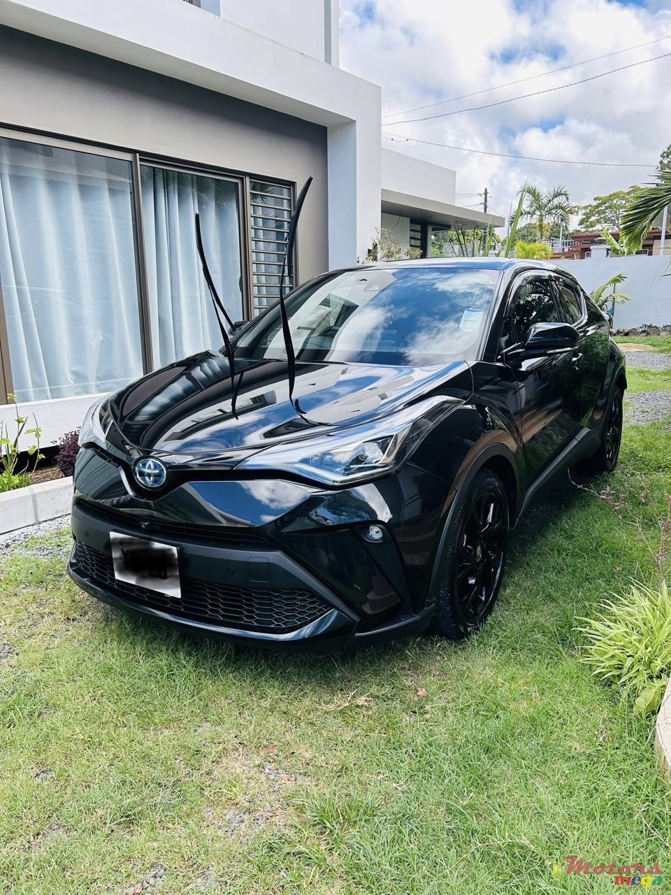 2020' Toyota C-HR photo #5