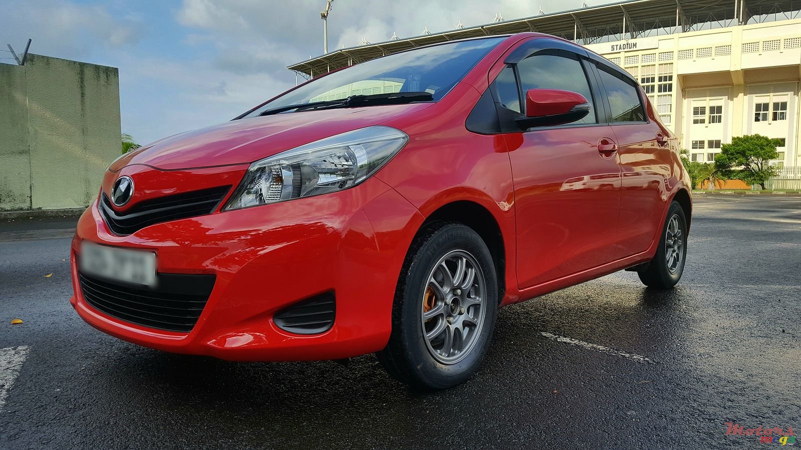 2011' Toyota Vitz photo #1