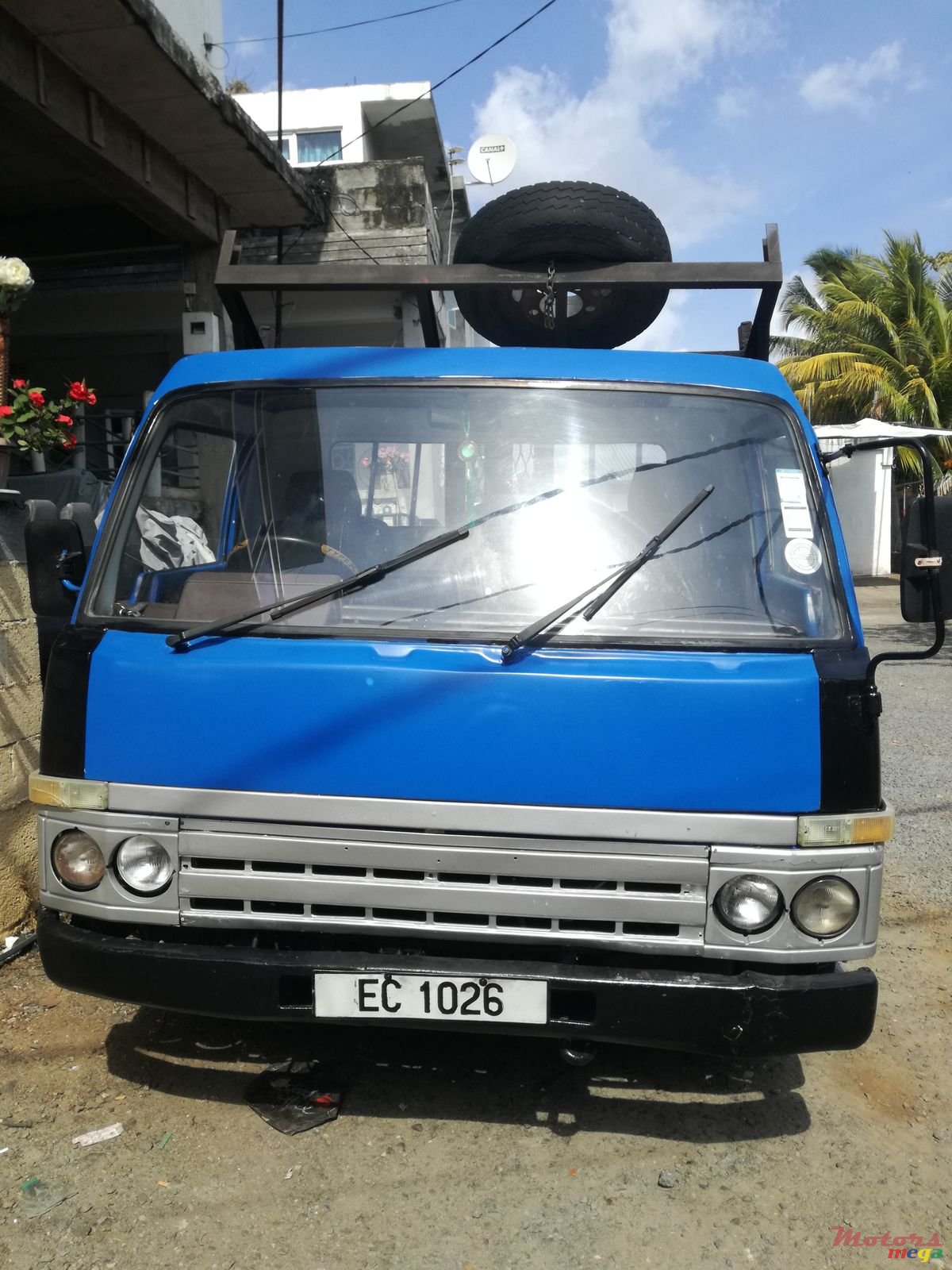 1991' Nissan Condor photo #2