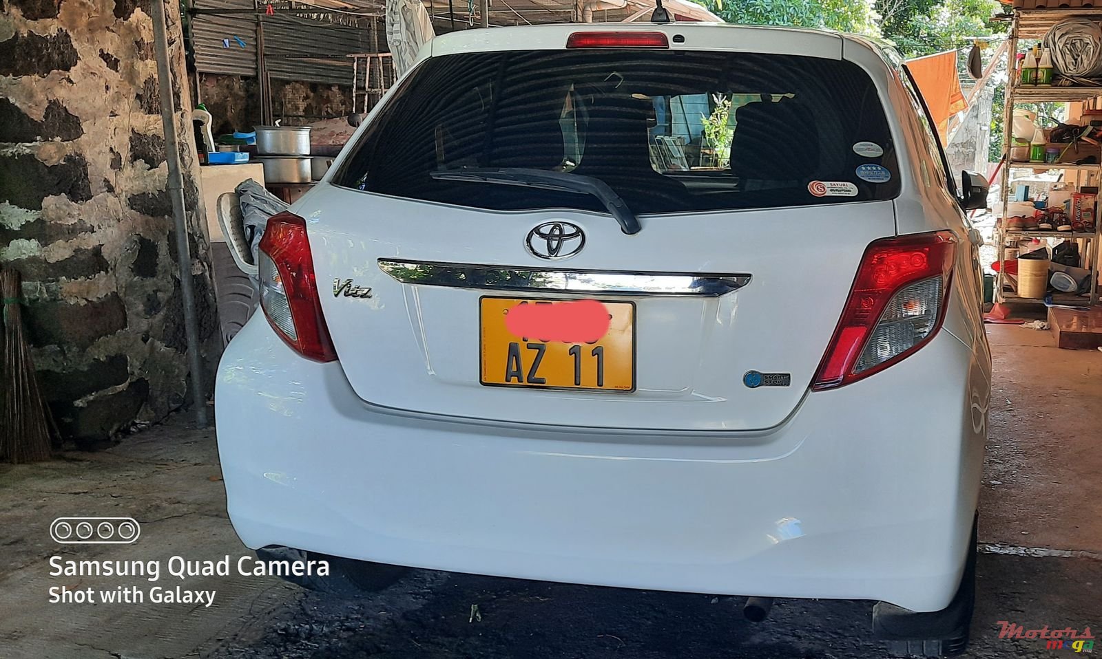 2011' Toyota Vitz 1328cc photo #2