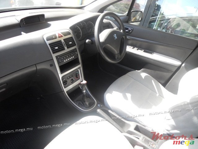 2005' Peugeot 307 photo #2