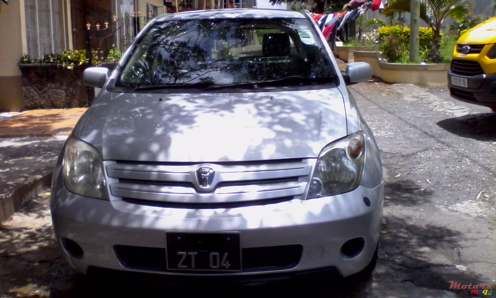 2004' Toyota photo #4