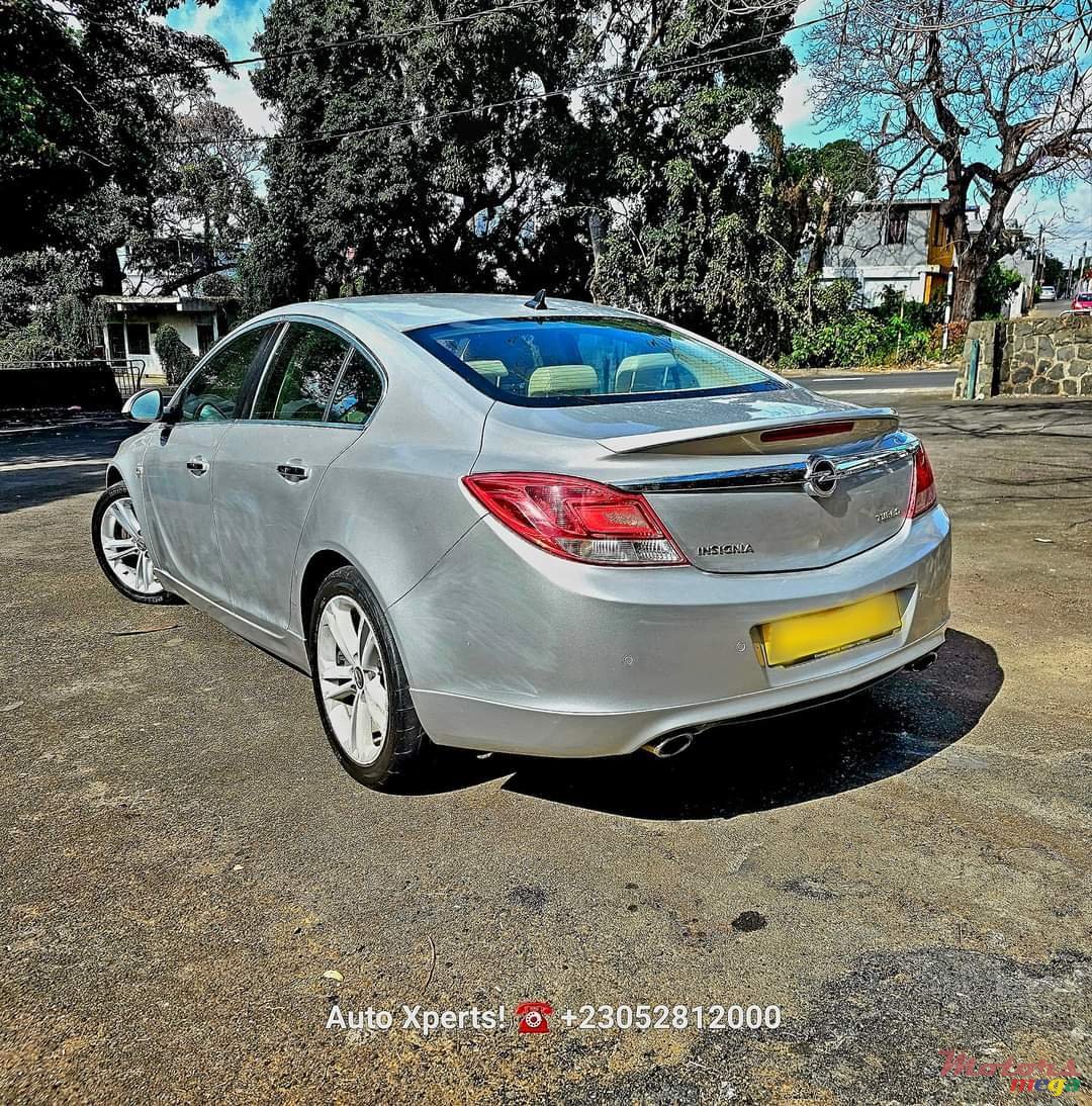 2012' Opel Insignia Turbo photo #2