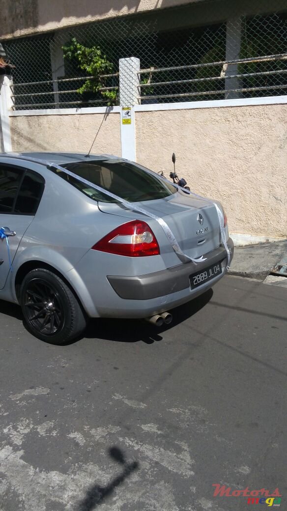 2004' Renault Megane photo #2
