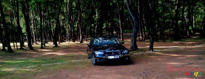 2005' BMW 3 Series Sedan photo #1