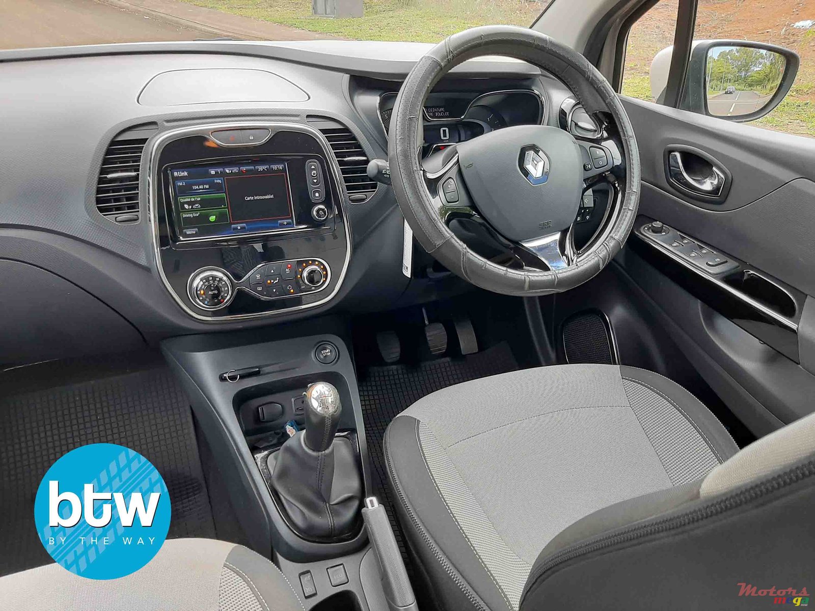 2016' Renault Captur photo #5