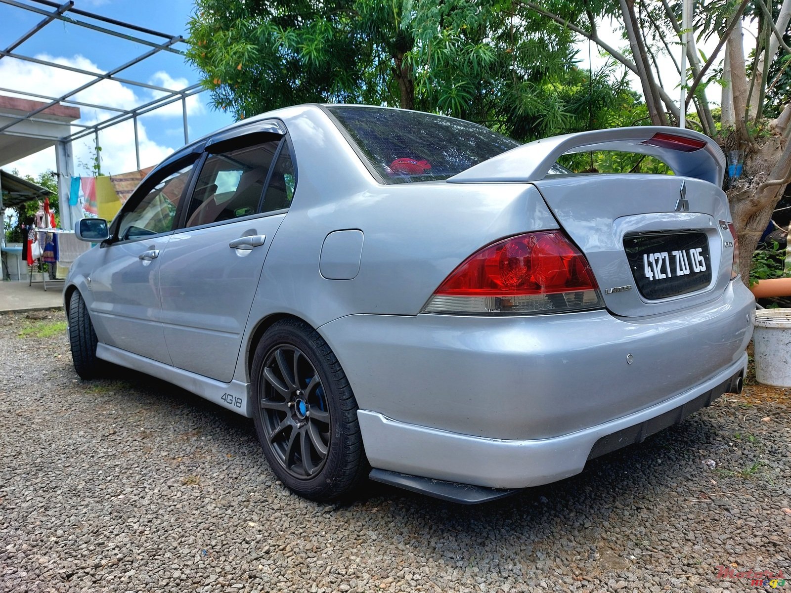 2005' Mitsubishi Lancer photo #1