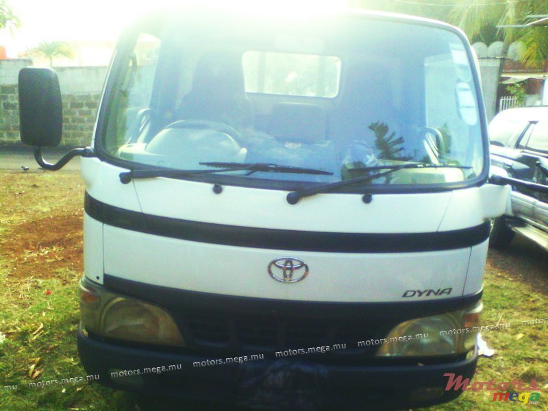 2003' Toyota photo #1
