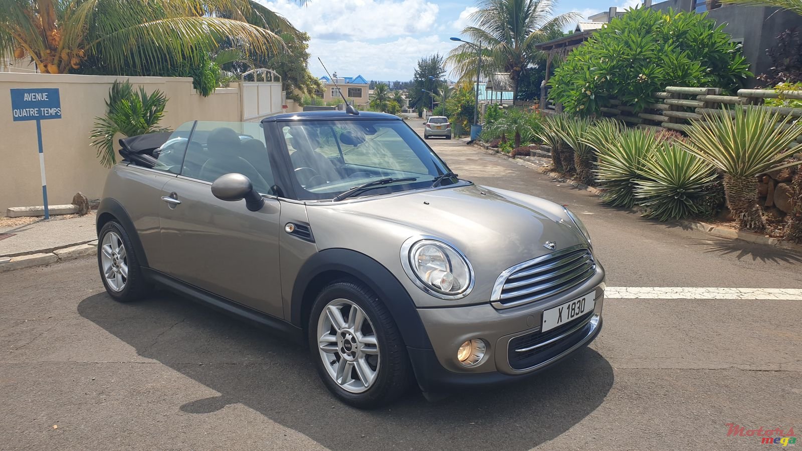 2014' MINI Cooper photo #6