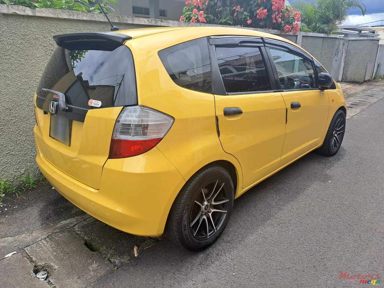 2009' Honda Jazz Vossen Rims photo #3