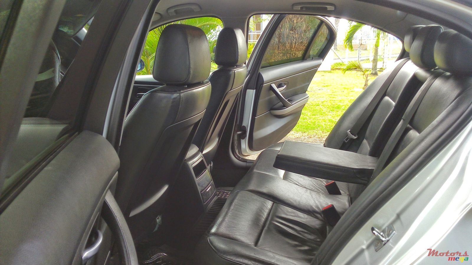 2005' BMW 320 photo #7