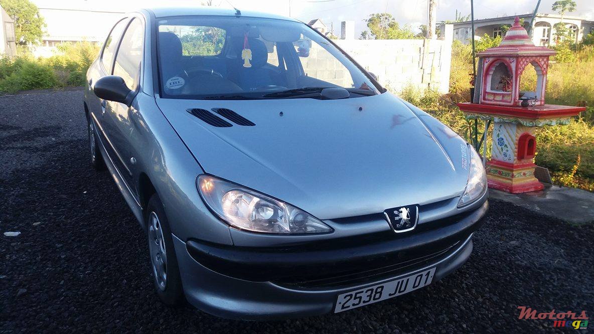 2001' Peugeot 206 photo #1