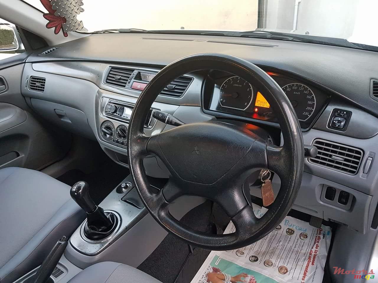 2011' Mitsubishi Lancer GLX photo #3