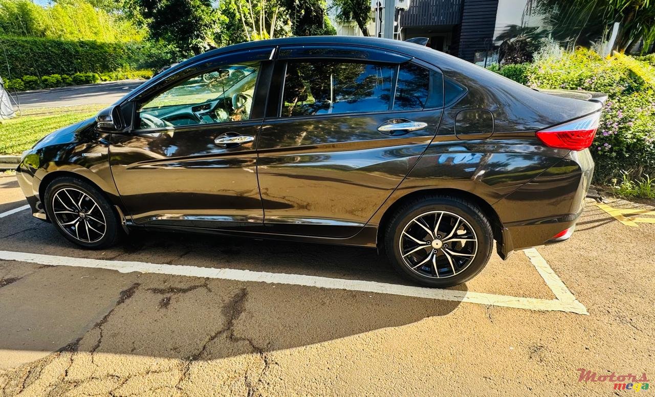 2015' Honda photo #2