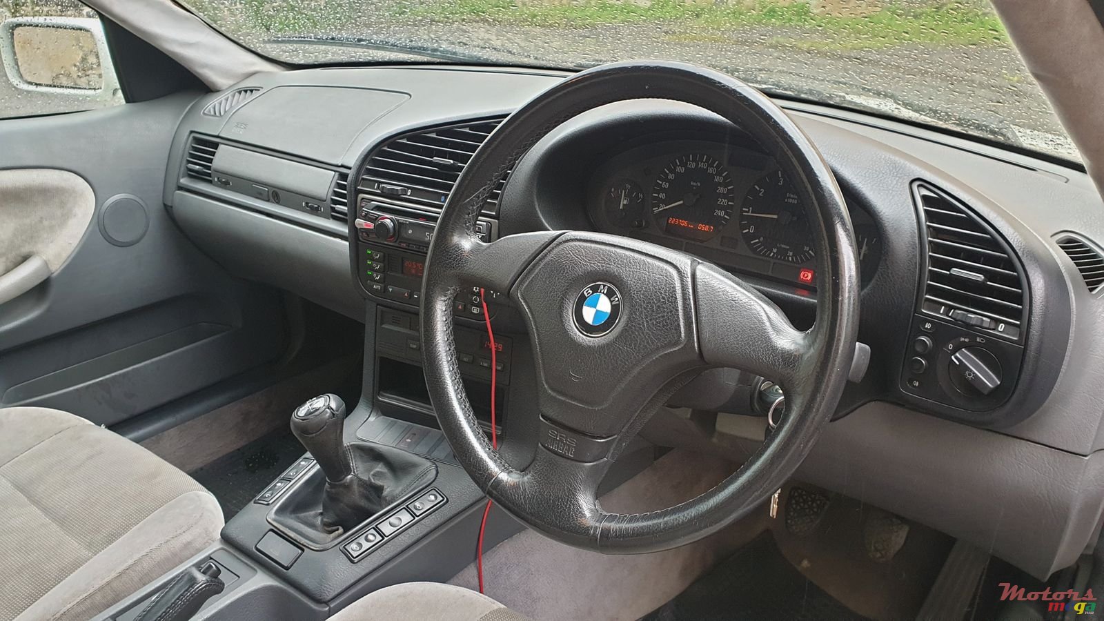 1997' BMW 318 photo #5