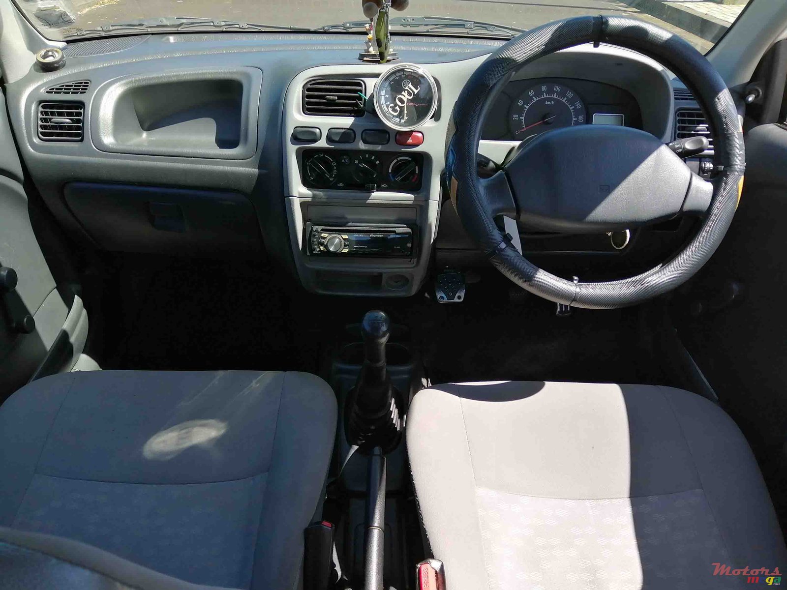 2011' Suzuki Alto photo #7