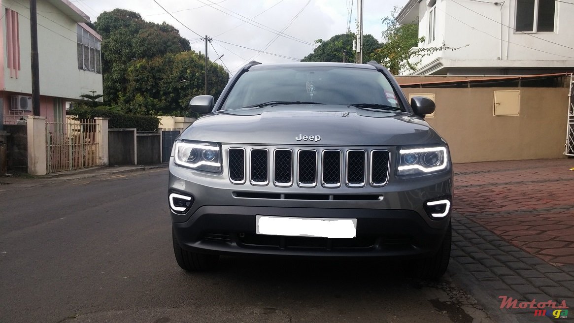 2012' Jeep Compass photo #2