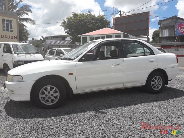 1999' Mitsubishi Lancer photo #4