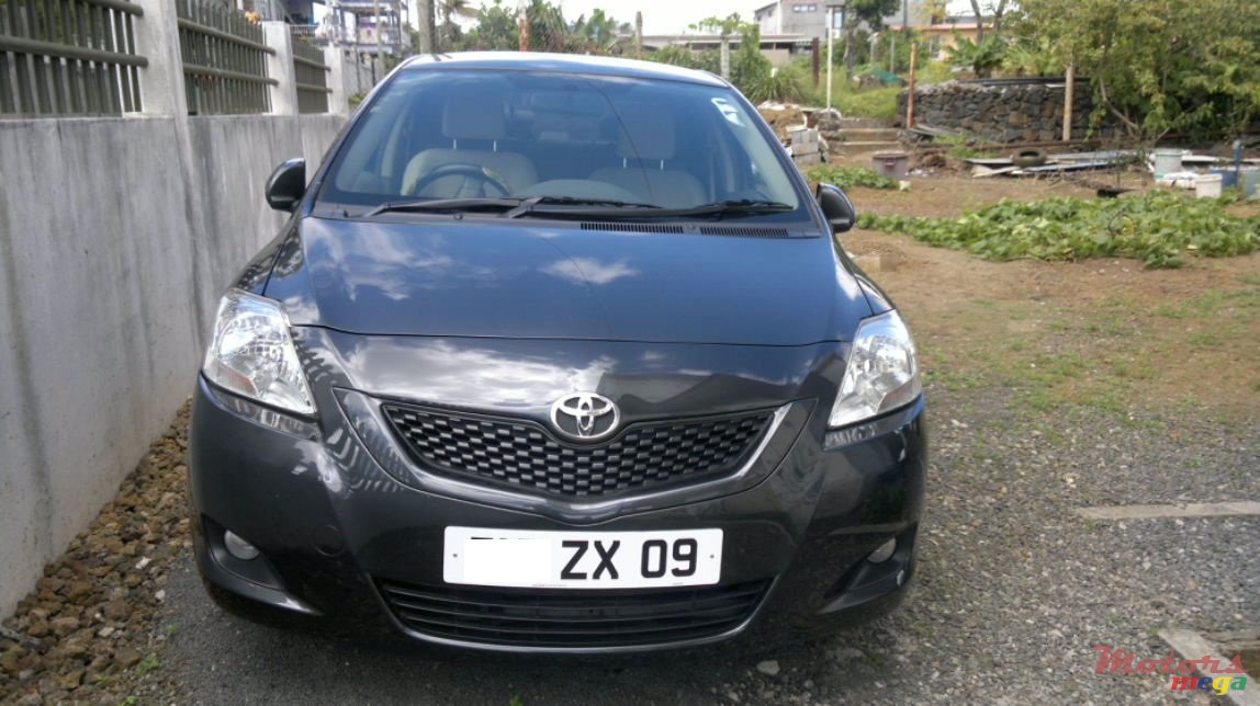 2009' Toyota Belta 1300 cc photo #1