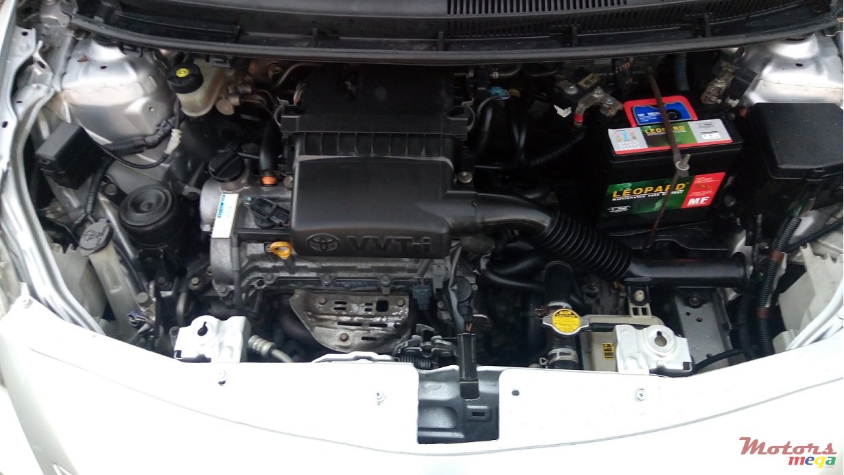 2007' Toyota Belta photo #7