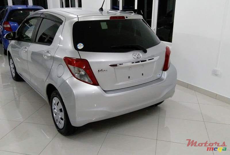 2013' Toyota Vitz photo #5