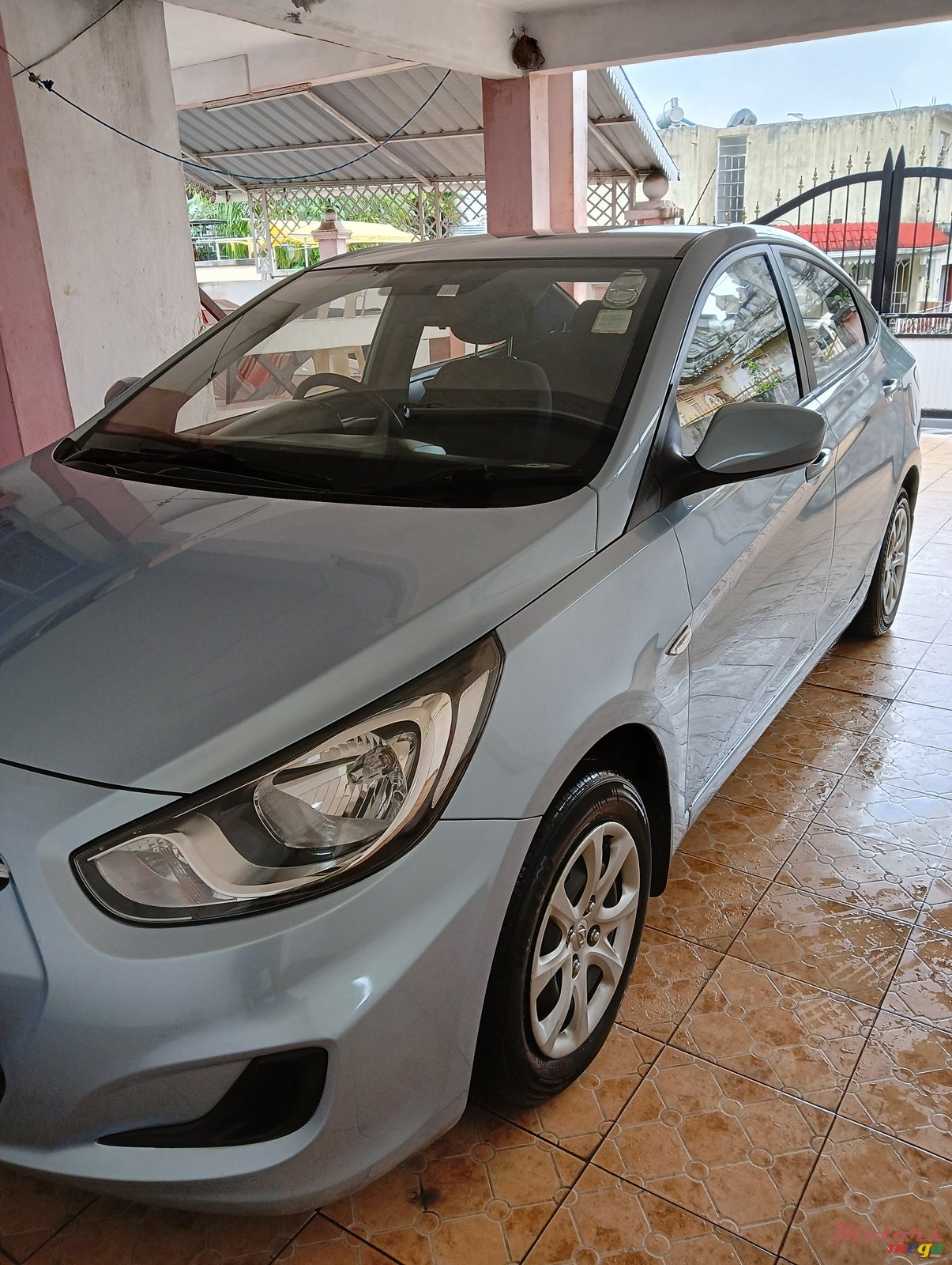 2012' Hyundai Accent photo #4