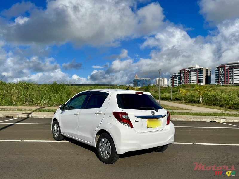 2014' Toyota Vitz photo #2