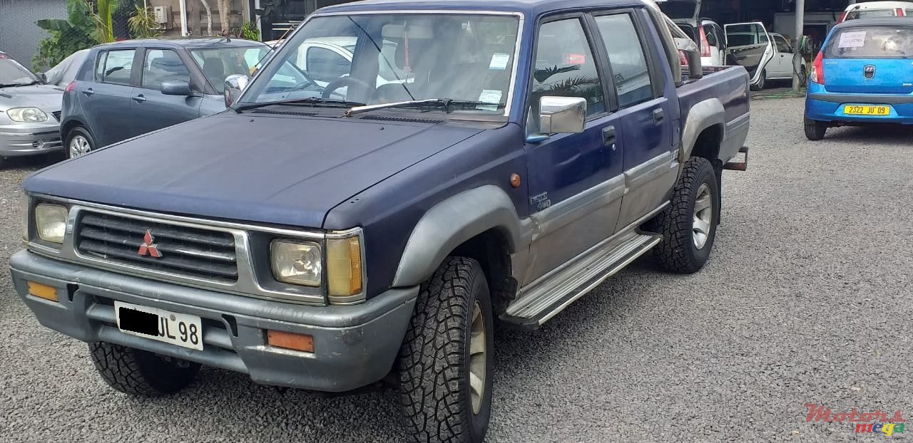 1998' Mitsubishi Starion photo #1