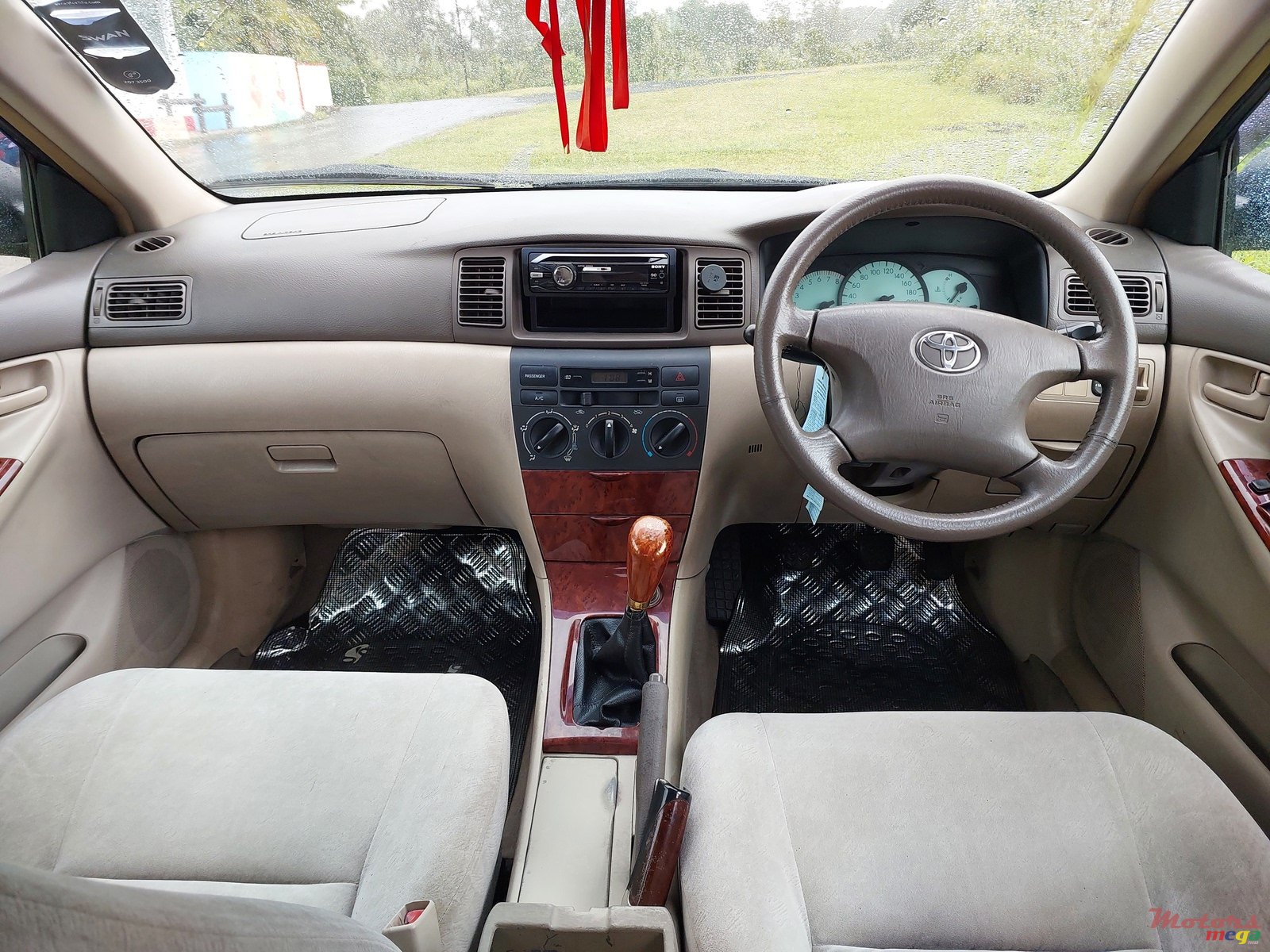 2001' Toyota Corolla photo #1