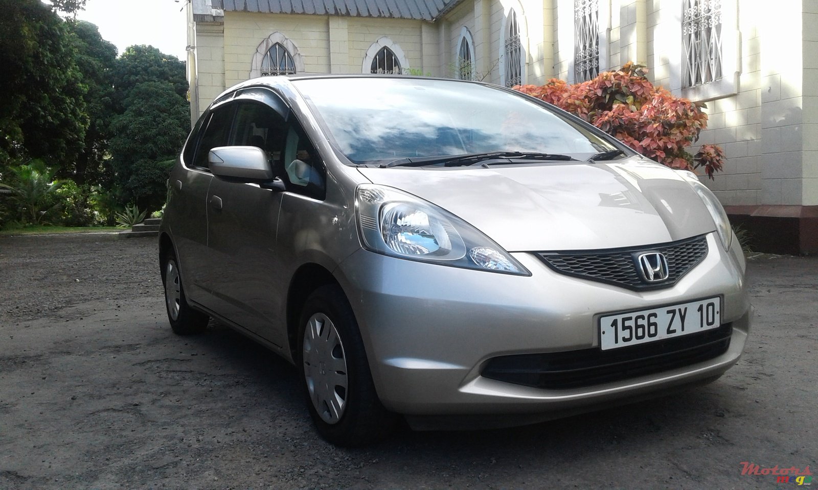 2010' Honda Fit photo #1
