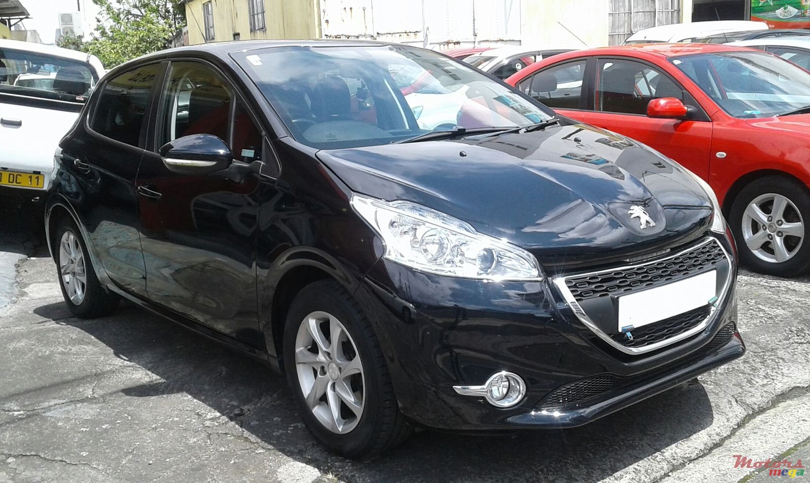 2013' Peugeot 208 photo #1