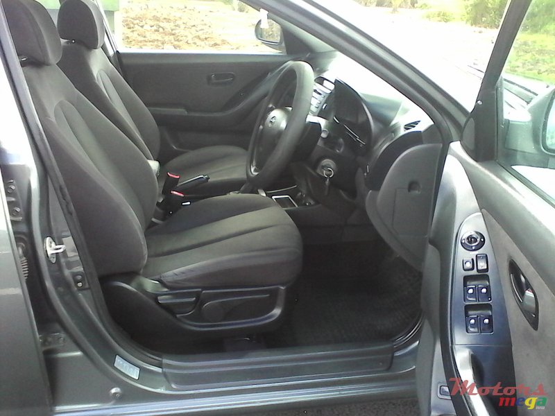 2009' Hyundai Elantra photo #4