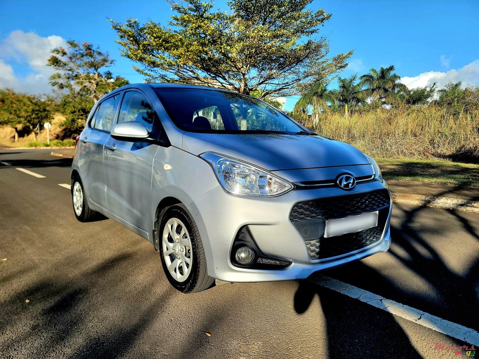 2019' Hyundai i10 Grand photo #2