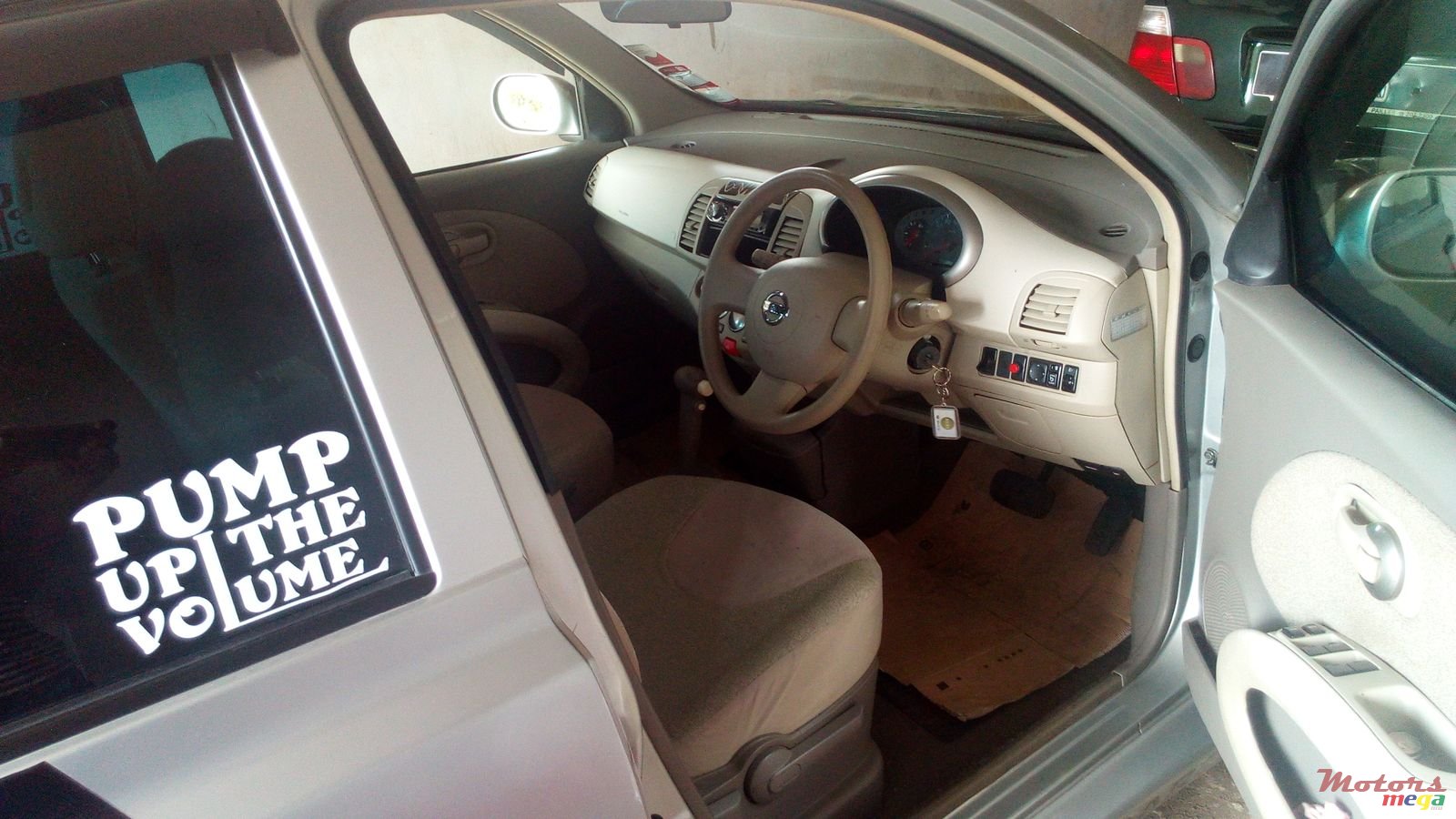 2005' Nissan March Impul photo #4