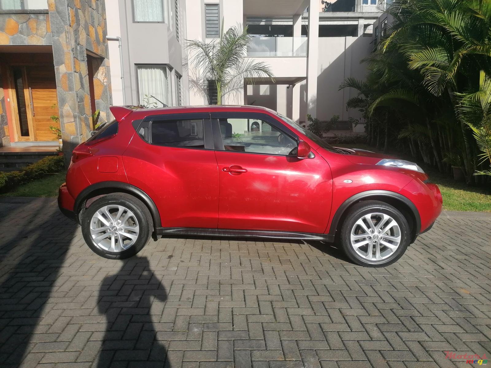 2012' Nissan Juke photo #3