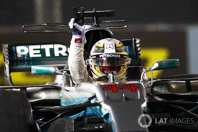 Singapore GP: Hamilton wins after Ferrari disaster