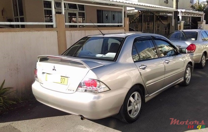 2007' Mitsubishi Lancer GLX 1.6 photo #2
