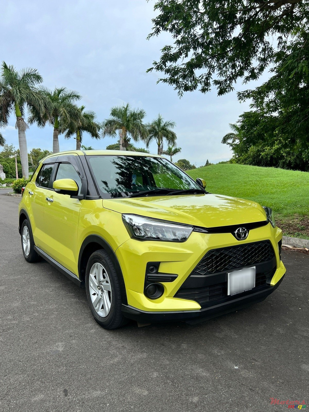 2021' Toyota photo #2