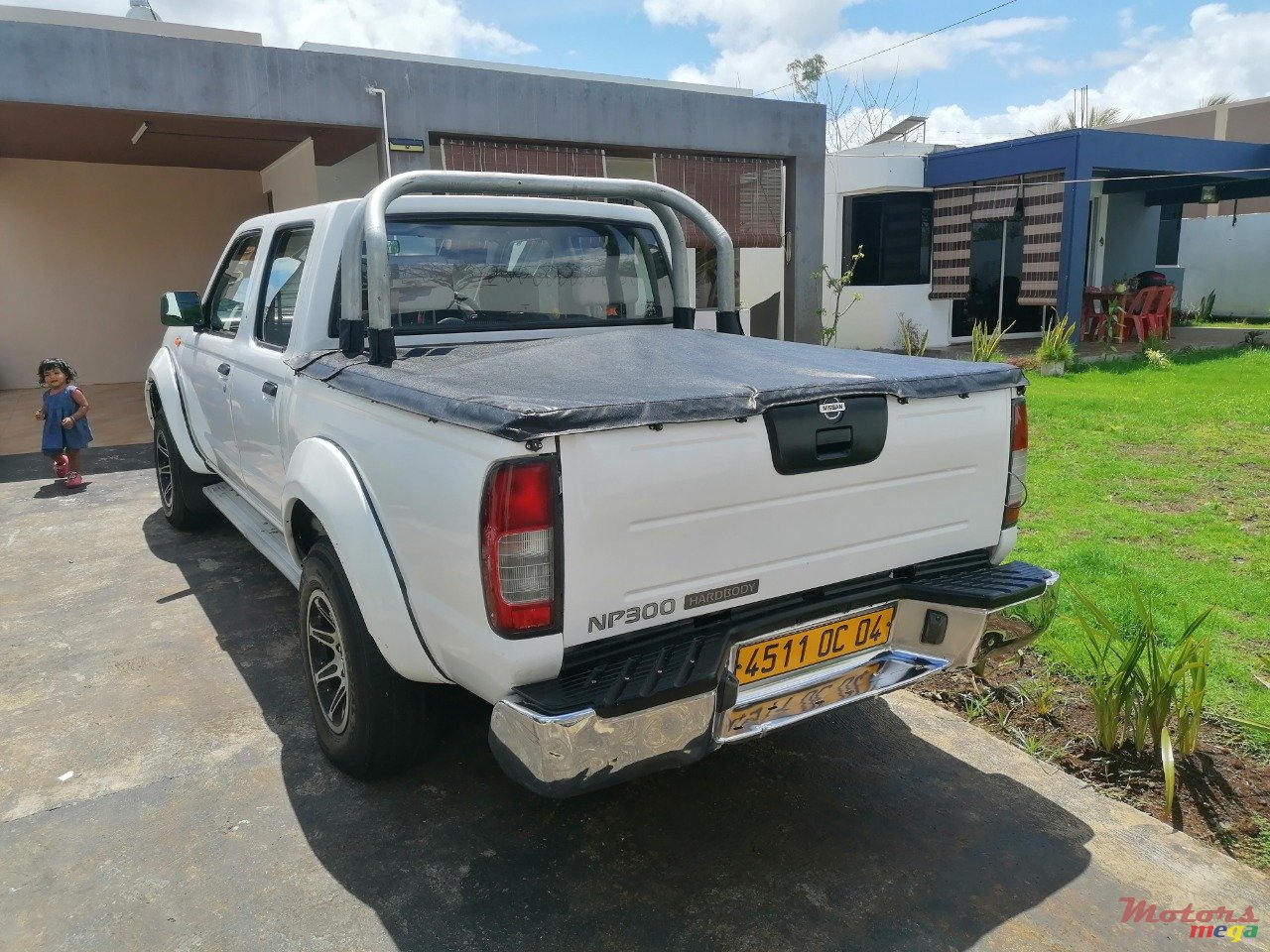 2004' Nissan photo #1