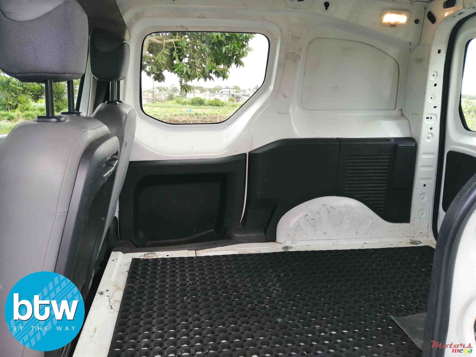 2014' Citroen Berlingo photo #4